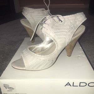 Aldo size 38 (8) off white/grey sandal heels